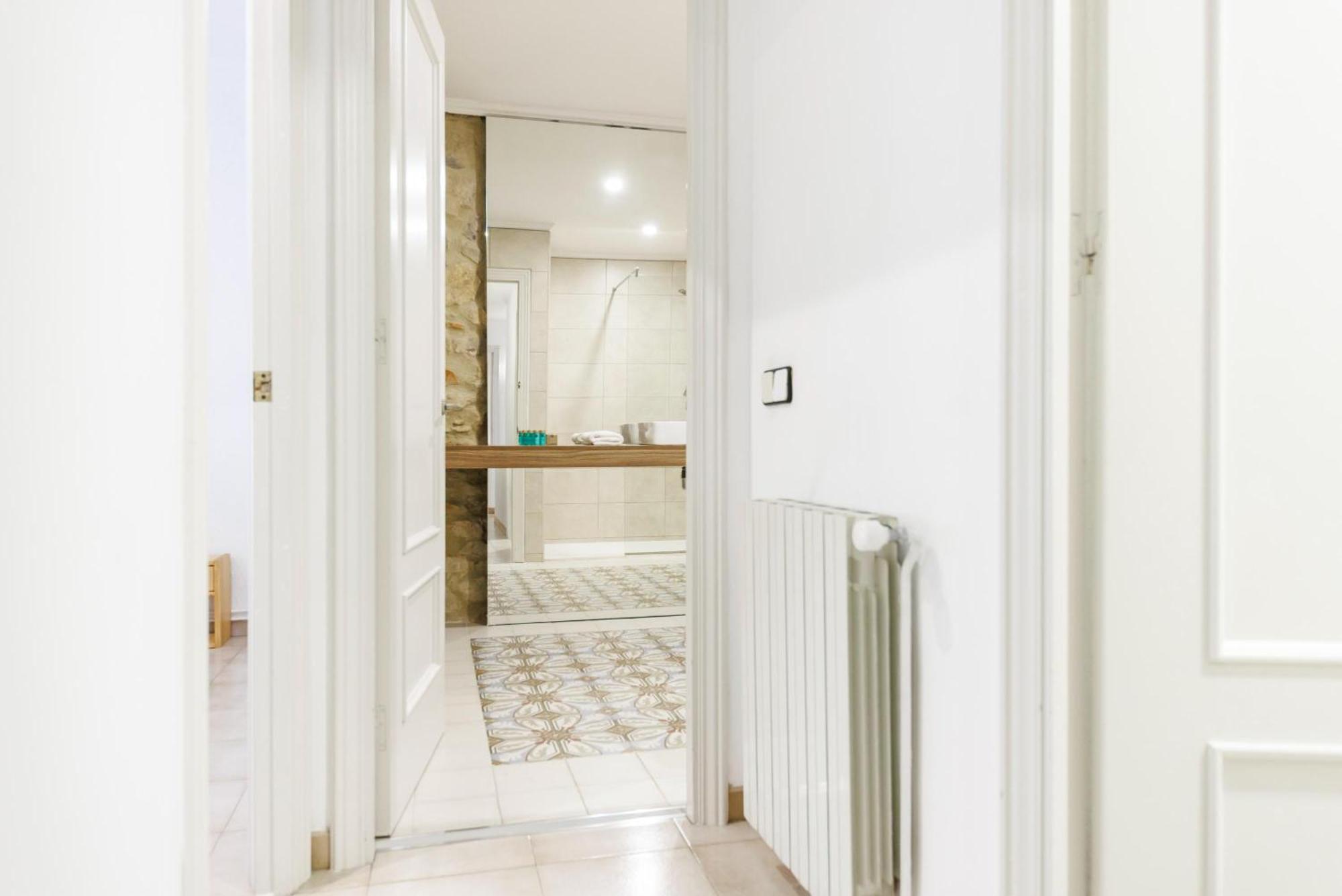 Bravissimo El Lleo, Bright 4-Bedroom Apartment Жирона Экстерьер фото