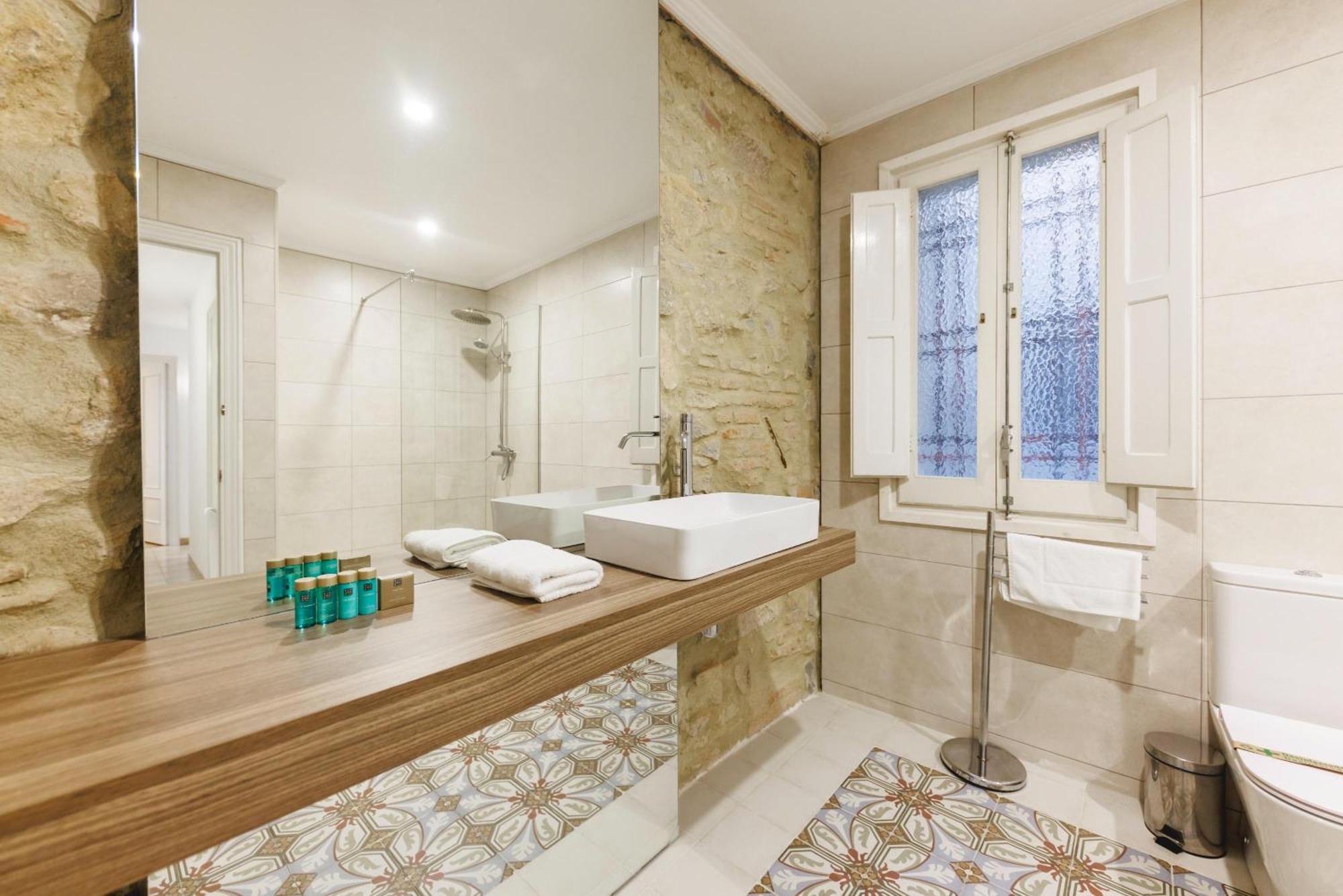 Bravissimo El Lleo, Bright 4-Bedroom Apartment Жирона Экстерьер фото